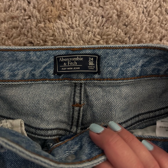 Abercrombie & Fitch Mom Jeans - Picture 3 of 3